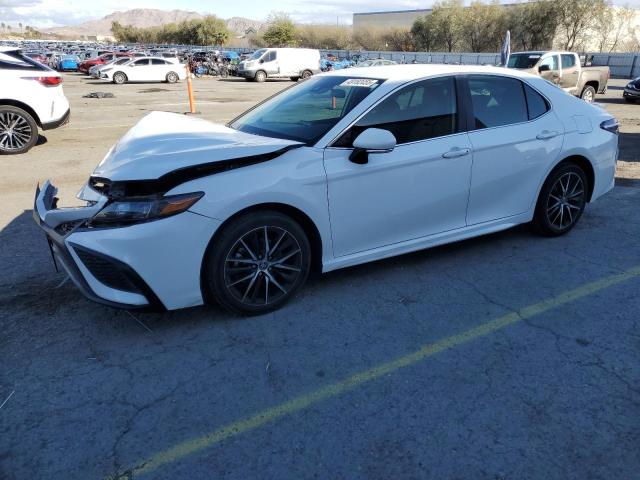 4T1G11AK2PU748815 - 2023 TOYOTA CAMRY SE NIGHT SHADE WHITE photo 1