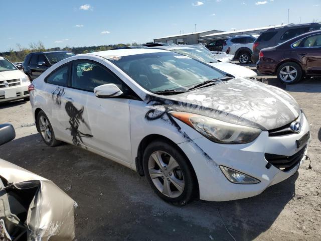 KMHDH6AE6DU018441 - 2013 HYUNDAI ELANTRA CO GS WHITE photo 4