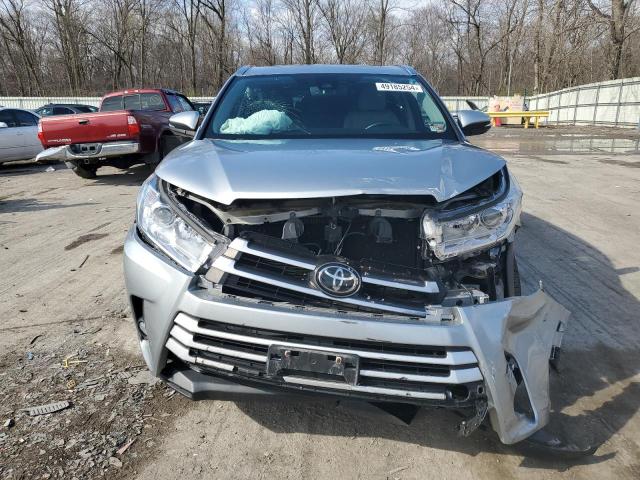 5TDJZRFH9HS426533 - 2017 TOYOTA HIGHLANDER SE SILVER photo 5