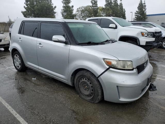JTLKE50E681004664 - 2008 TOYOTA SCION XB SILVER photo 4