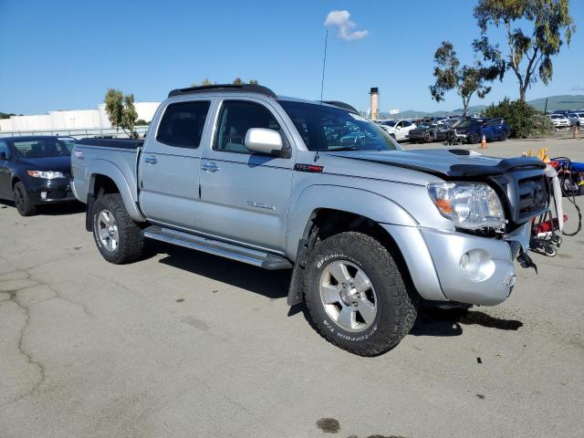 3TMJU62N68M057946 - 2008 TOYOTA TACOMA DOUBLE CAB PRERUNNER SILVER photo 4