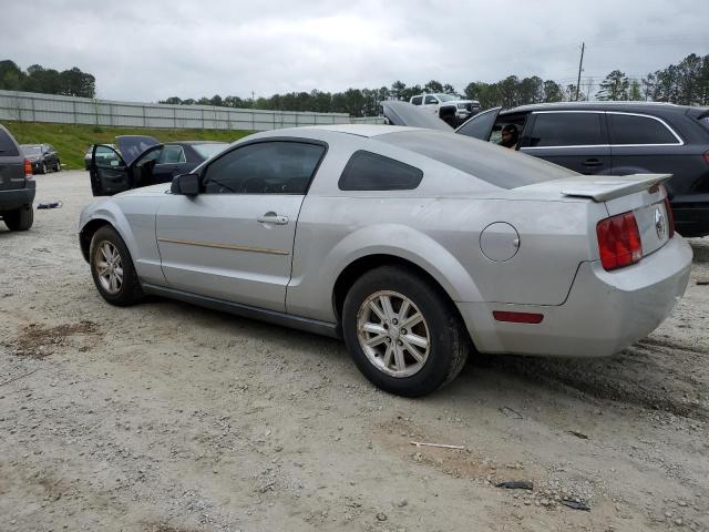 1ZVHT80N085193573 - 2008 FORD MUSTANG SILVER photo 2