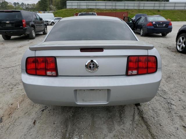 1ZVHT80N085193573 - 2008 FORD MUSTANG SILVER photo 6