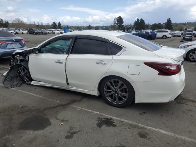 1N4AL3AP6JC156056 - 2018 NISSAN ALTIMA 2.5 أبيض صورة 2