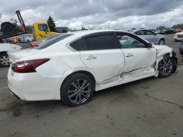 1N4AL3AP6JC156056 - 2018 NISSAN ALTIMA 2.5 أبيض صورة 3