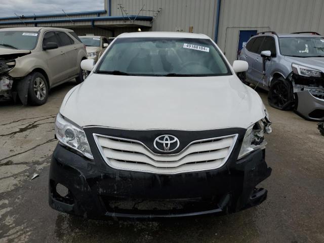 4T1BF3EK9BU691278 - 2011 TOYOTA CAMRY BASE WHITE photo 5