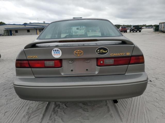 4T1BG22K1WU213034 - 1998 TOYOTA CAMRY CE GRAY photo 6