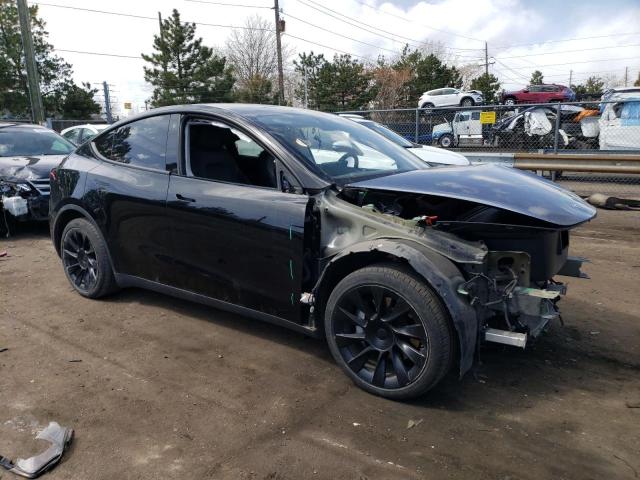 5YJYGDEE8MF143988 - 2021 TESLA MODEL Y BLACK photo 4