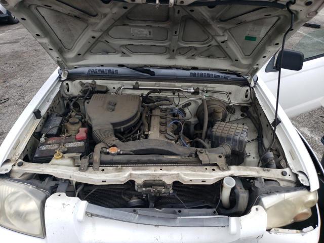 1N6DD21S61C327923 - 2001 NISSAN FRONTIER XE WHITE photo 11