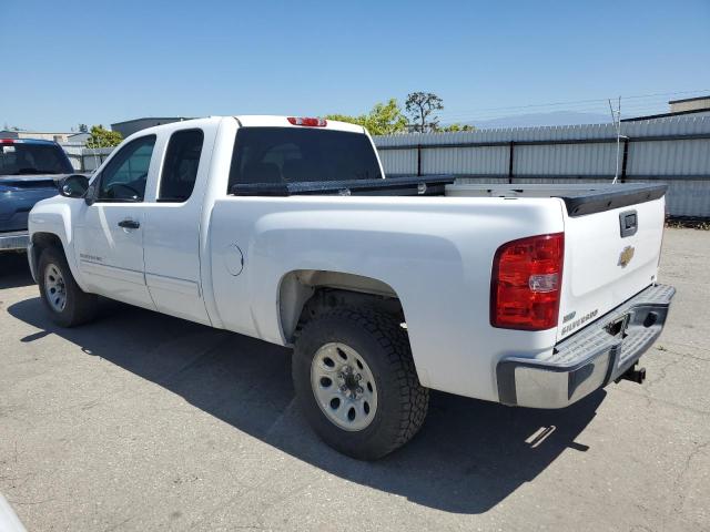 1GCRCREA1BZ388018 - 2011 CHEVROLET SILVERADO C1500  LS WHITE photo 2