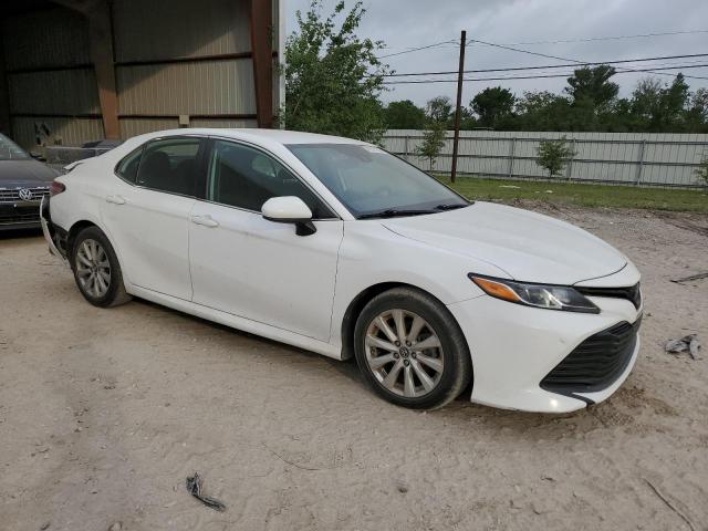 4T1B11HK8KU743868 - 2019 TOYOTA CAMRY L WHITE photo 4