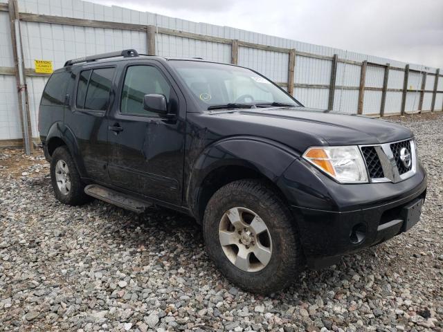 5N1AR18WX6C682560 - 2006 NISSAN PATHFINDER LE 黑色 照片 4