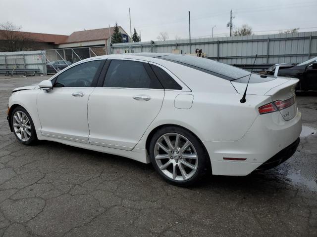 3LN6L2G9XDR818449 - 2013 LINCOLN MKZ WHITE photo 2