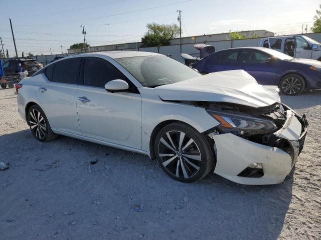 1N4BL4FV8LN300313 - 2020 NISSAN ALTIMA PLATINUM WHITE photo 4