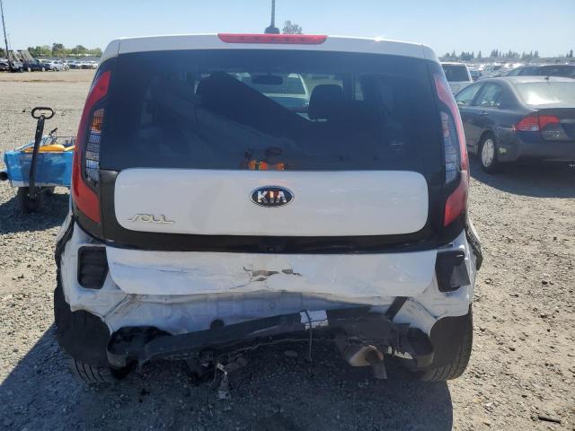 KNDJP3A55K7646950 - 2019 KIA SOUL + WHITE photo 6