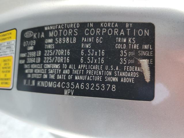 KNDMG4C35A6325378 - 2010 KIA SEDONA LX SILVER photo 13