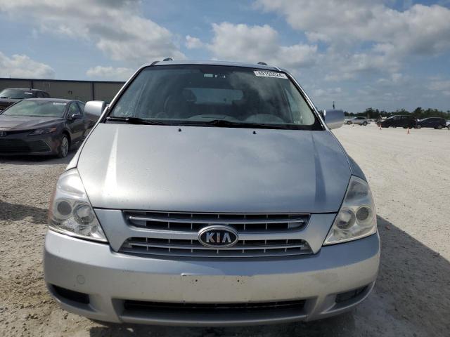 KNDMG4C35A6325378 - 2010 KIA SEDONA LX SILVER photo 5