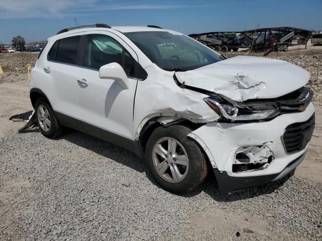 KL7CJPSB6JB610389 - 2018 CHEVROLET TRAX 1LT WHITE photo 4