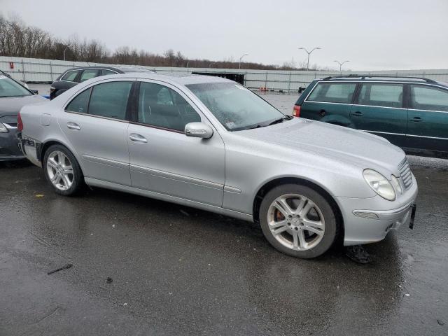 WDBUF83J94X123679 - 2004 MERCEDES-BENZ E 500 4MATIC SILVER photo 4