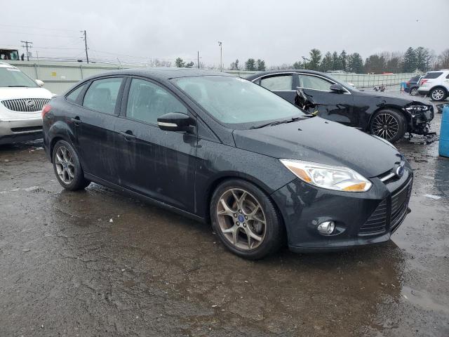 1FADP3F28EL359311 - 2014 FORD FOCUS SE BLACK photo 4