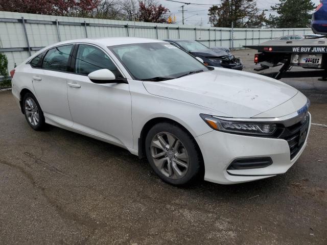 1HGCV1F17JA260204 - 2018 HONDA ACCORD LX WHITE photo 4