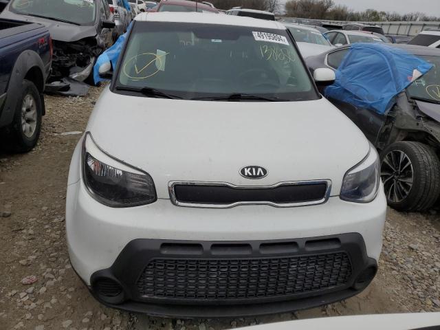 KNDJN2A2XF7138680 - 2015 KIA SOUL WHITE photo 5