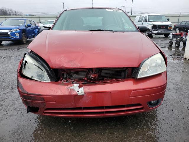 3FAFP37N95R127996 - 2005 FORD FOCUS ZX5 RED photo 5