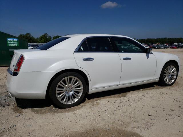 2C3CCAET1DH690358 - 2013 CHRYSLER 300C WHITE photo 3