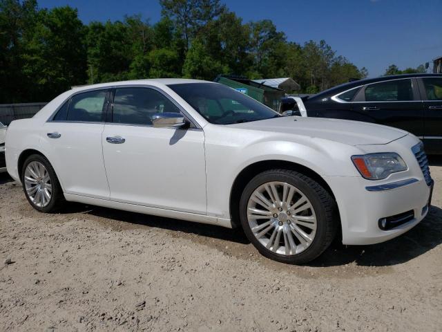 2C3CCAET1DH690358 - 2013 CHRYSLER 300C WHITE photo 4