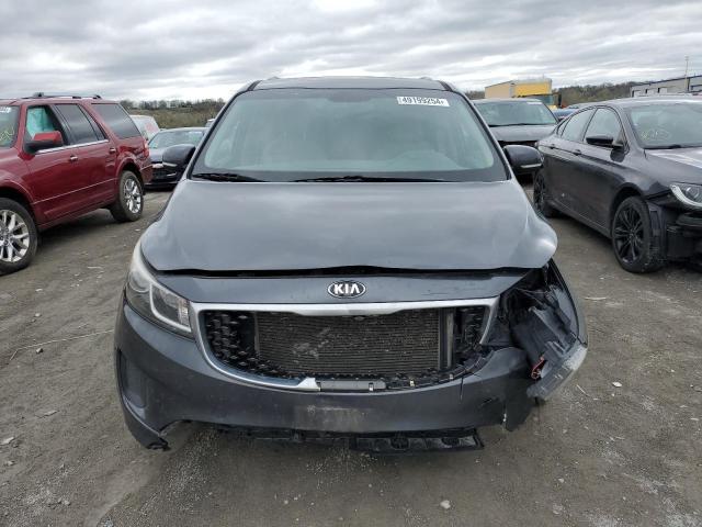 KNDMB5C19G6095419 - 2016 KIA SEDONA LX GRAY photo 5