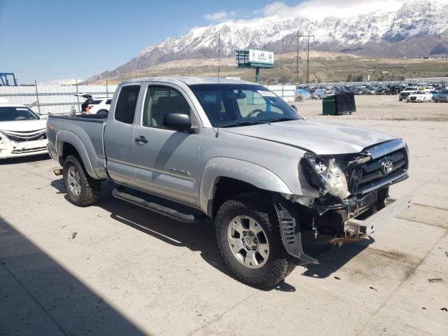 5TETU62N26Z165215 - 2006 TOYOTA TACOMA PRERUNNER ACCESS CAB SILVER photo 4