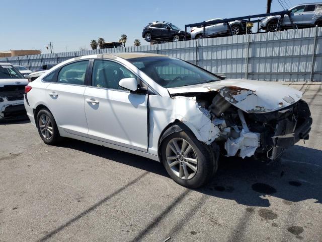 5NPE24AF6FH042467 - 2015 HYUNDAI SONATA SE WHITE photo 4