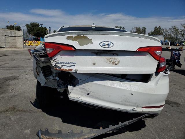 5NPE24AF6FH042467 - 2015 HYUNDAI SONATA SE WHITE photo 6