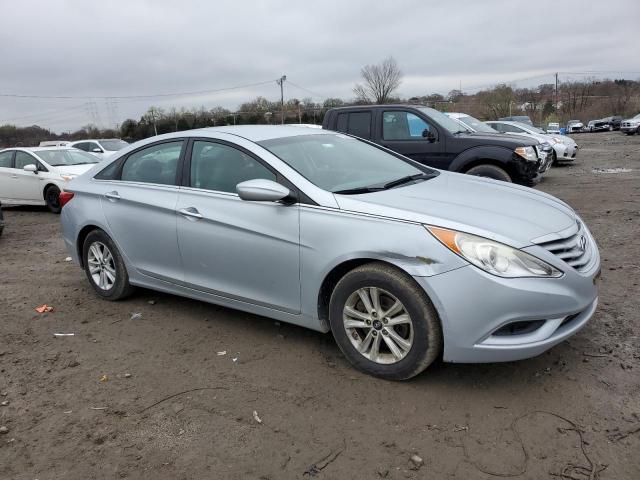 5NPEB4AC7DH683114 - 2013 HYUNDAI SONATA GLS SILVER photo 4