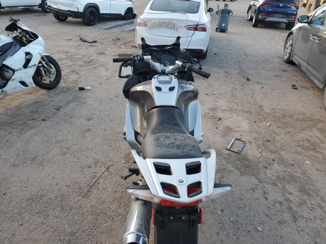 WB1044008CZW21494 - 2012 BMW R1200 RT GRAY photo 6