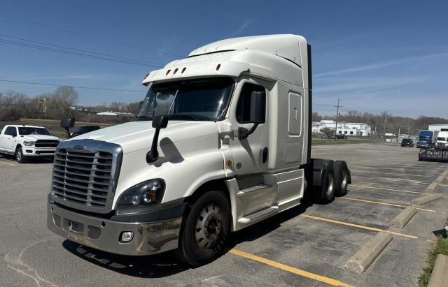 1FUJGLDR1JLJY4478 - 2018 FREIGHTLINER CASCADIA 1 WHITE photo 2