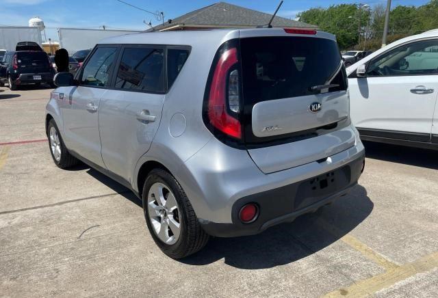 KNDJN2A24J7549033 - 2018 KIA SOUL SILVER photo 3