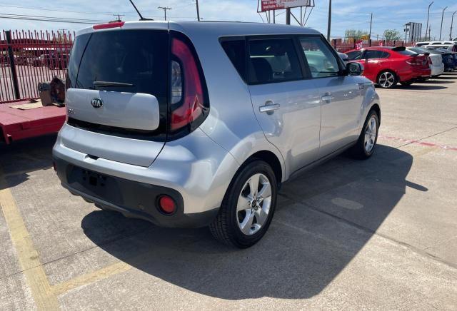 KNDJN2A24J7549033 - 2018 KIA SOUL SILVER photo 4