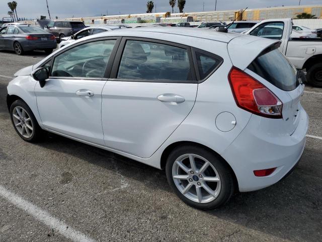 3FADP4EJXKM155019 - 2019 FORD FIESTA SE WHITE photo 2