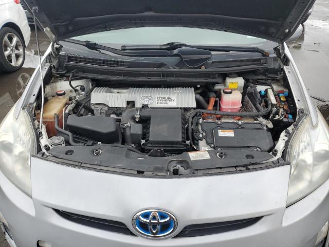 JTDKN3DU7F1999017 - 2015 TOYOTA PRIUS SILVER photo 11