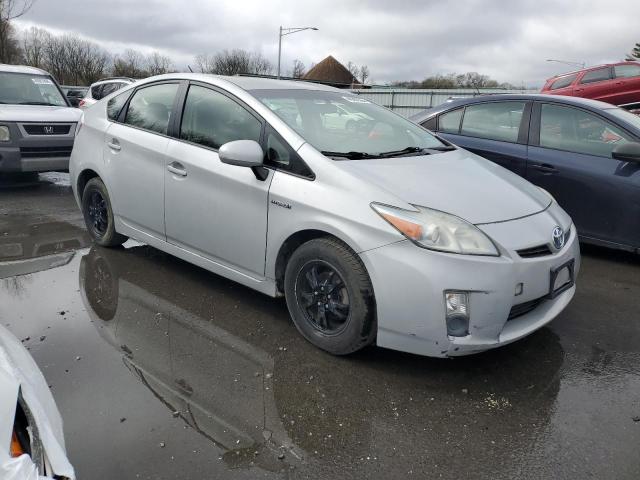 JTDKN3DU7F1999017 - 2015 TOYOTA PRIUS SILVER photo 4