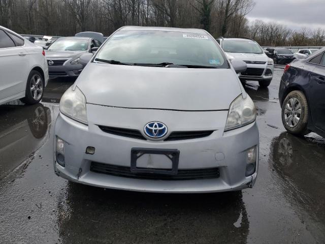 JTDKN3DU7F1999017 - 2015 TOYOTA PRIUS SILVER photo 5