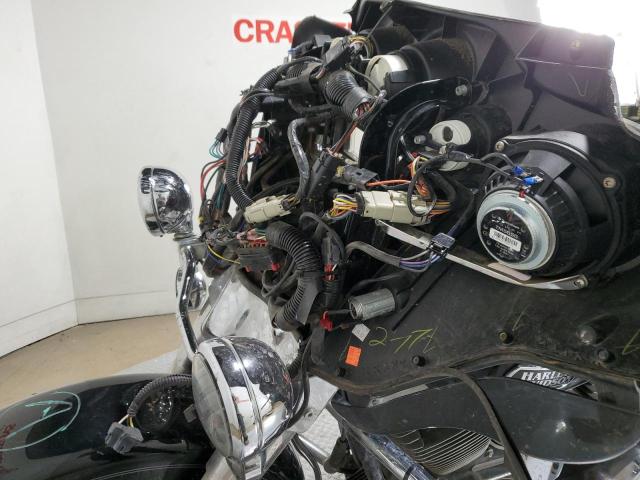 1HD1FC4148Y612172 - 2008 HARLEY-DAVIDSON FLHTCUI შავი ფოტო 9