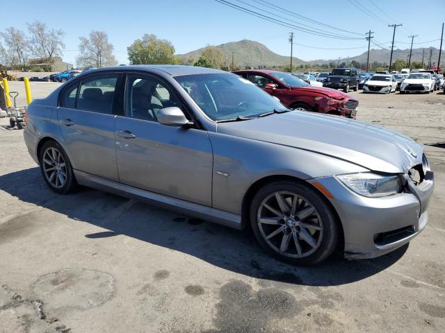 WBAPH53549A435085 - 2009 BMW 328 I SULEV SILVER photo 4