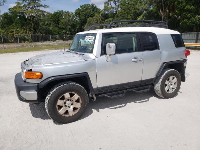 JTEBU11F070028487 - 2007 TOYOTA FJ CRUISER SILVER photo 1