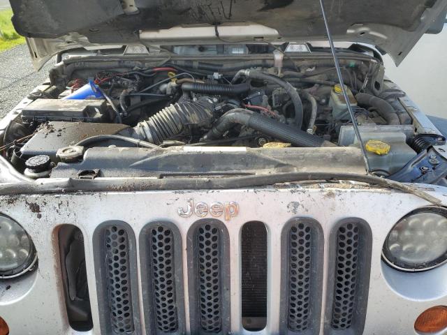 1J4GA691X8L571560 - 2008 JEEP WRANGLER RUBICON SILVER photo 11