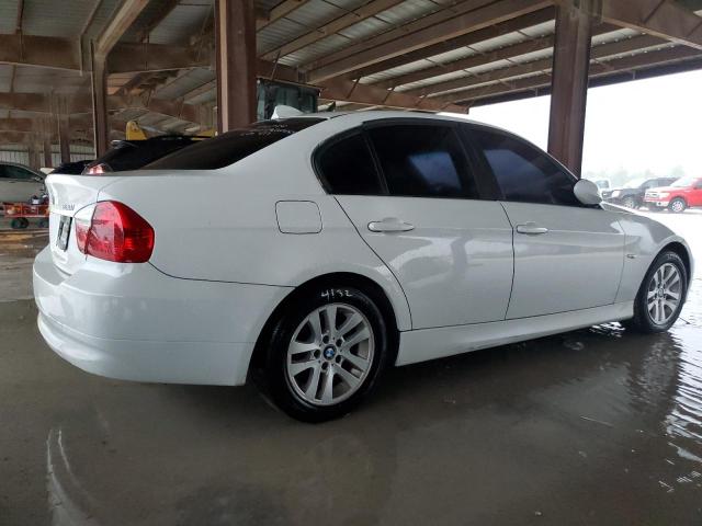 WBAVA33507KX76796 - 2007 BMW 328 I WHITE photo 3