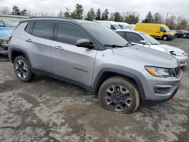 3C4NJDDB7JT238583 - 2018 JEEP COMPASS TRAILHAWK GRAY photo 4