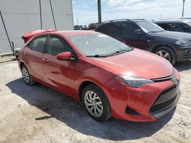 5YFBURHE5JP792834 - 2018 TOYOTA COROLLA L RED photo 4