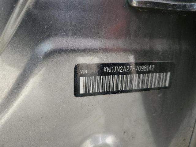 KNDJN2A22E7098142 - 2014 KIA SOUL GRAY photo 13